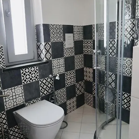 Leolisa Oda ve Kahvaltı